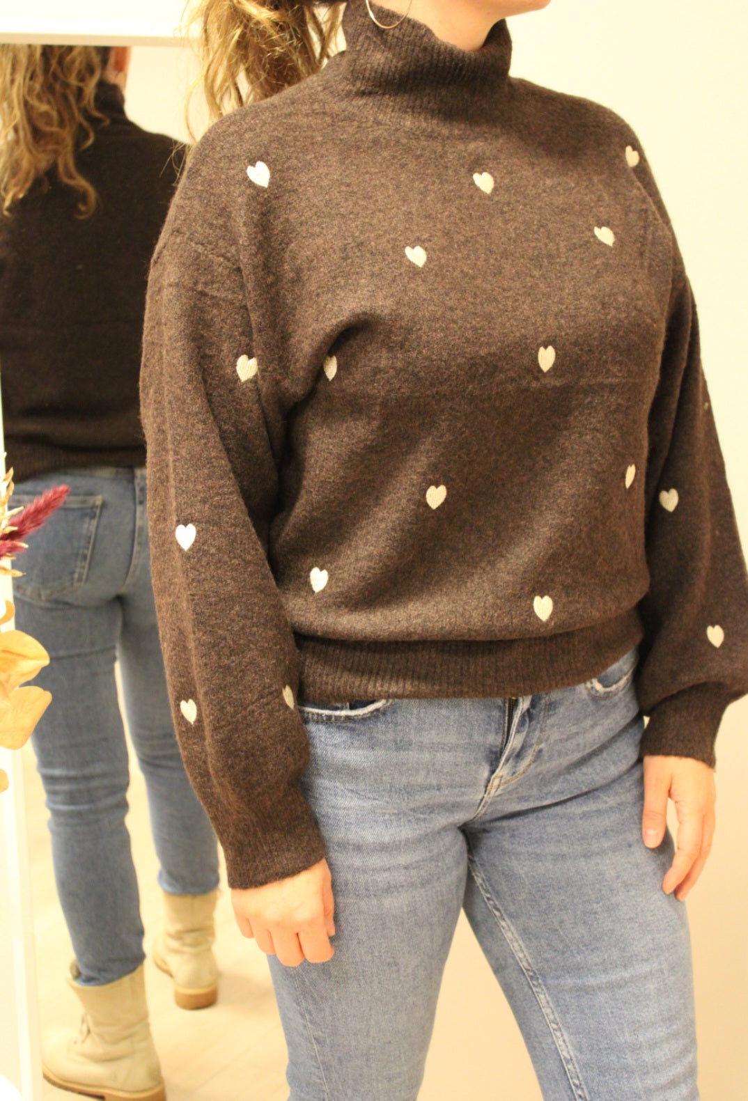 💕 Trui met Hartjes – Bruin